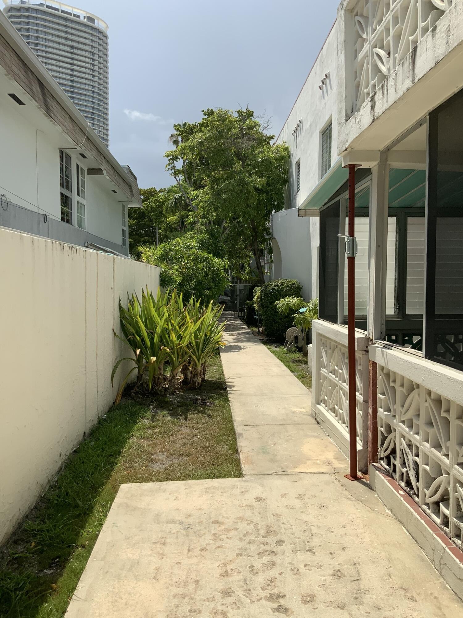 625 Michigan Miami Beach, FL 33139
