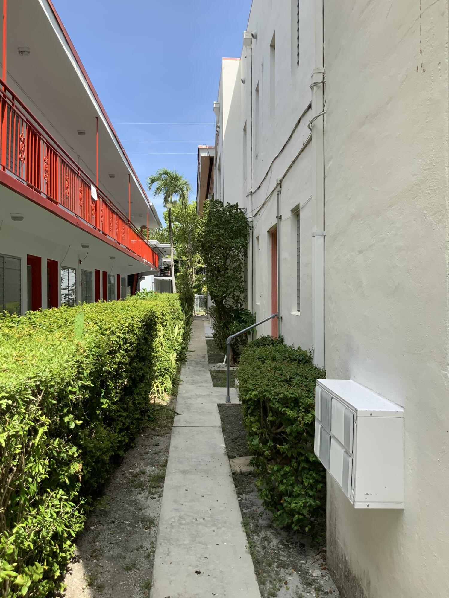 625 Michigan Miami Beach, FL 33139