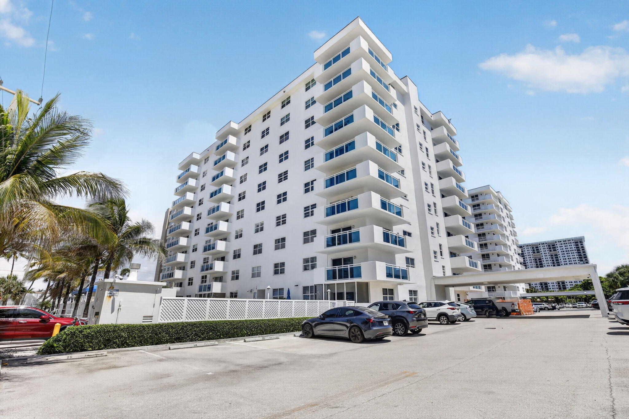 1701 S Ocean Dr #902