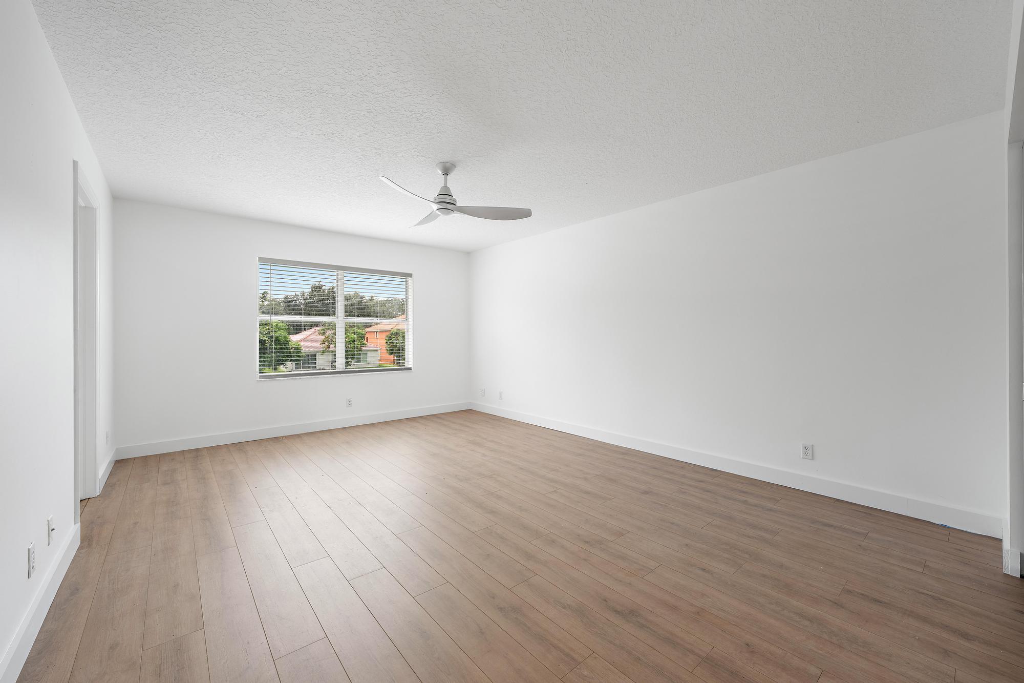 1045 Aspri Way Riviera Beach, FL 33418