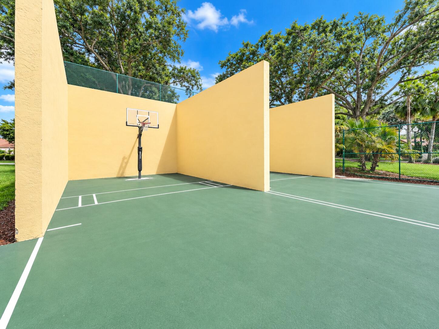1045 Aspri Way Riviera Beach, FL 33418