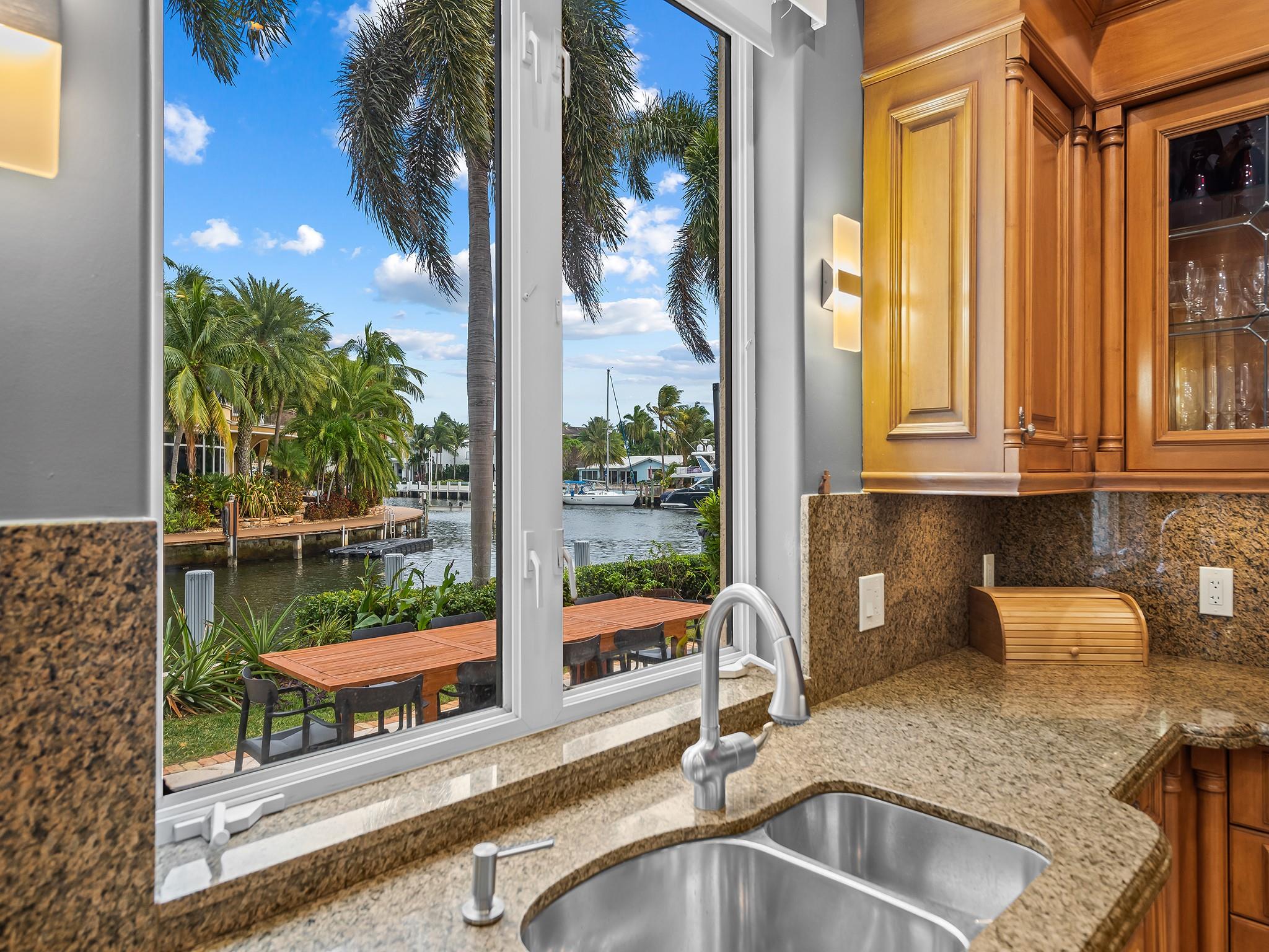 3700 NE 28th Ave Lighthouse Point, FL 33064