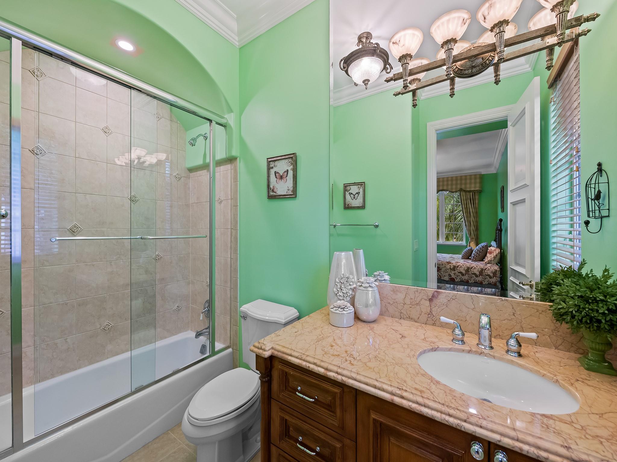 3700 NE 28th Ave Lighthouse Point, FL 33064