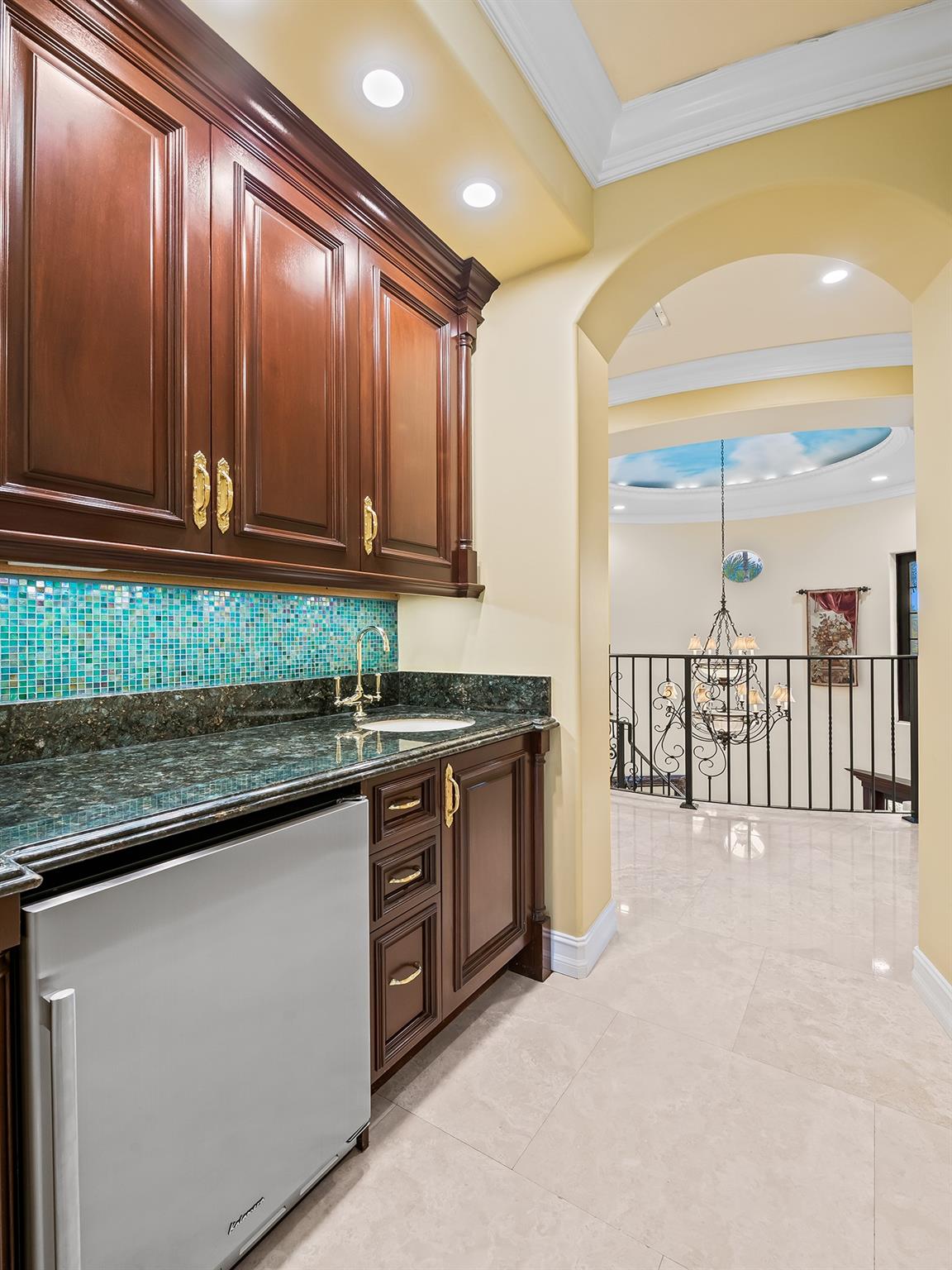 3700 NE 28th Ave Lighthouse Point, FL 33064