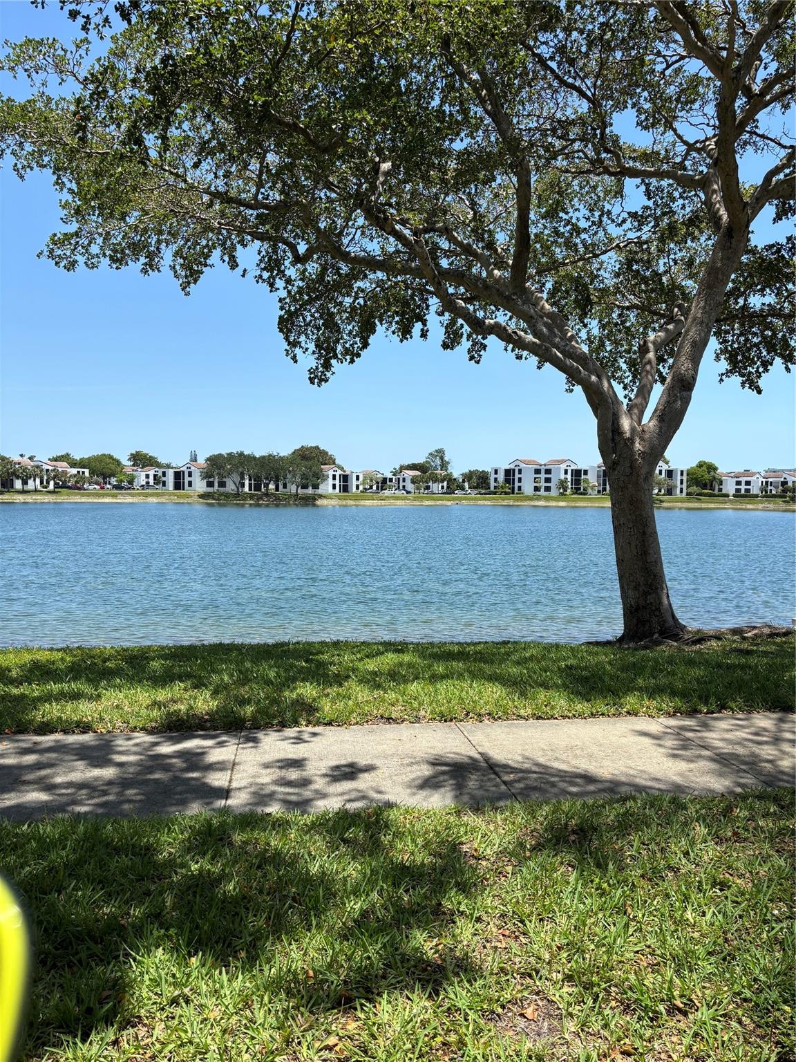 201 W Lake Pointe Dr #107
