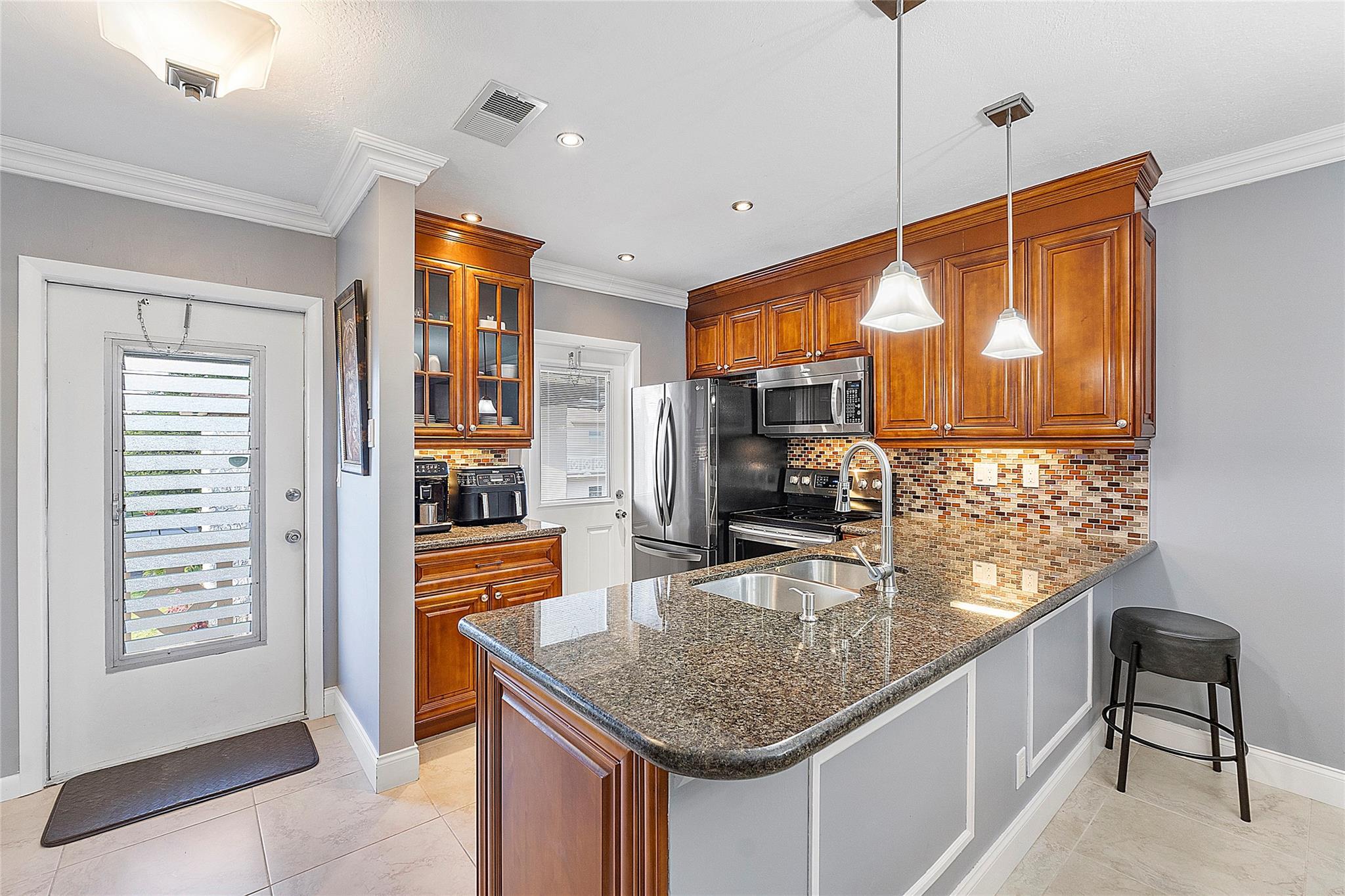 5051 W Oakland Park Blvd #301
