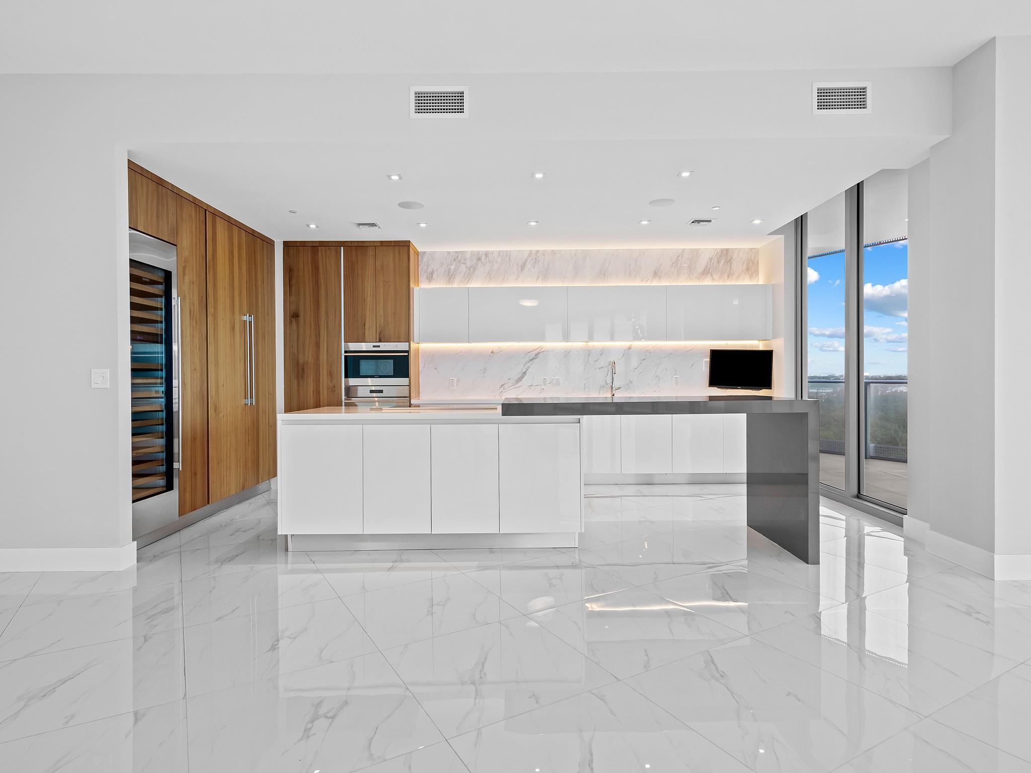 701 N Fort Lauderdale Blvd #802 Fort Lauderdale, FL 33304