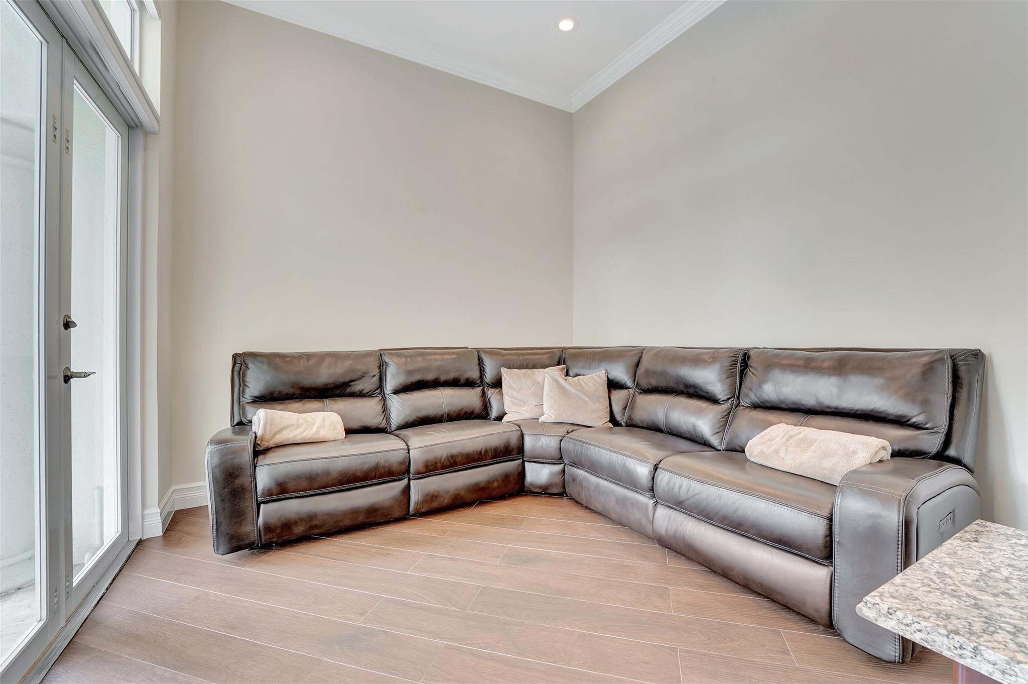 3440 Stallion Ln Weston, FL 33331