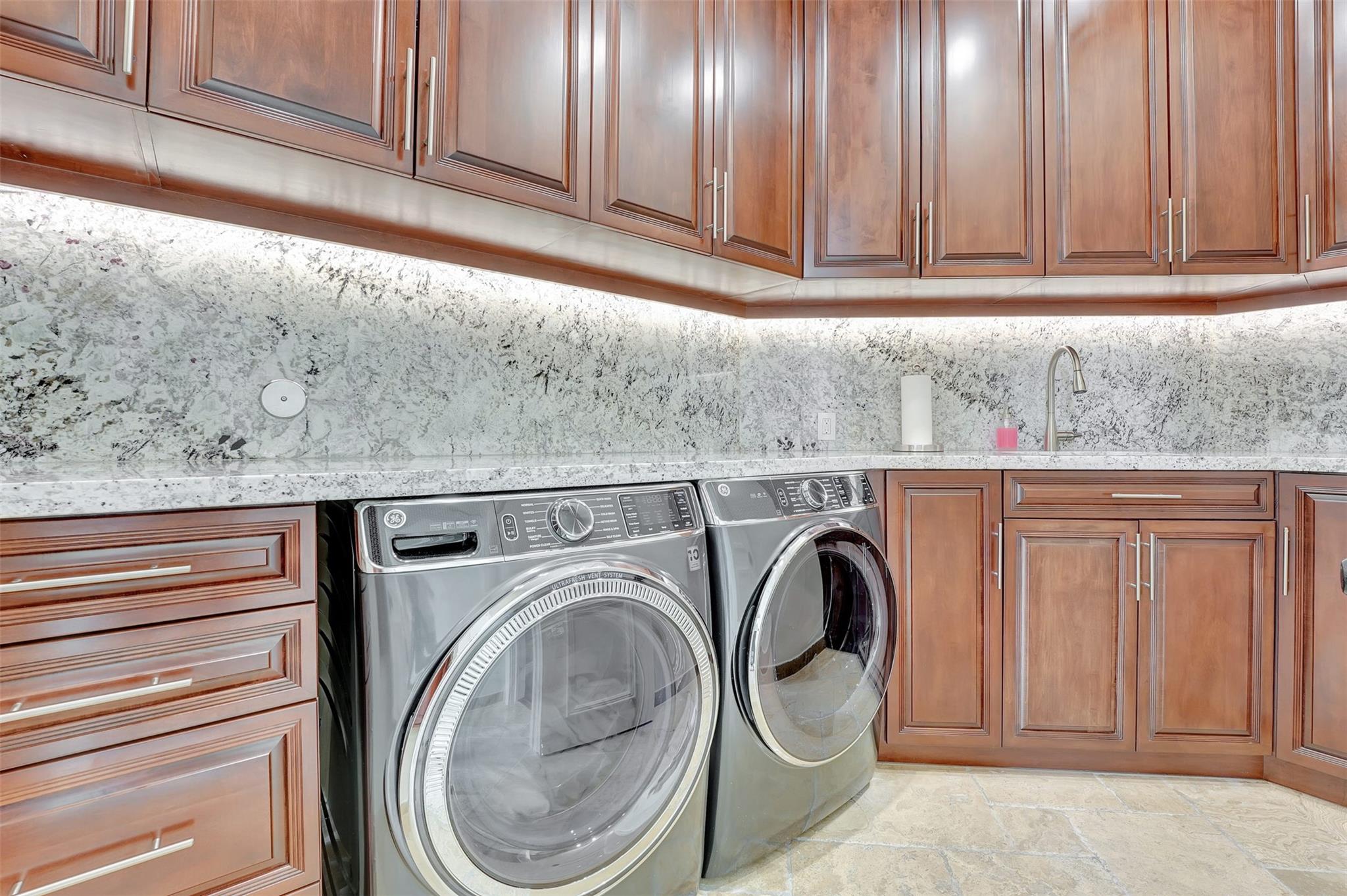 3440 Stallion Ln Weston, FL 33331