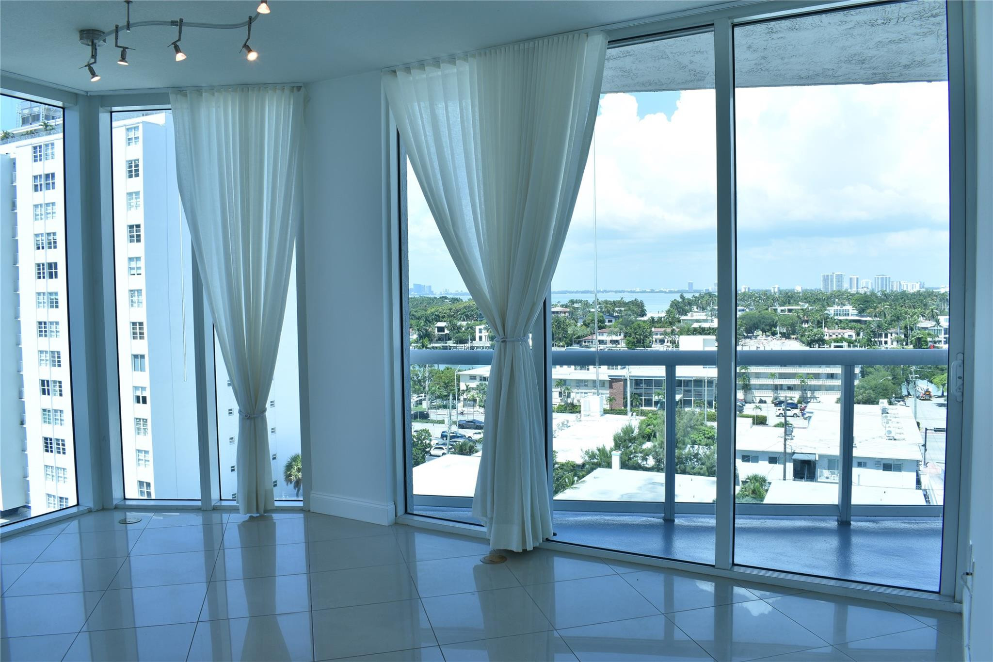 image Bel Aire on the Ocean10