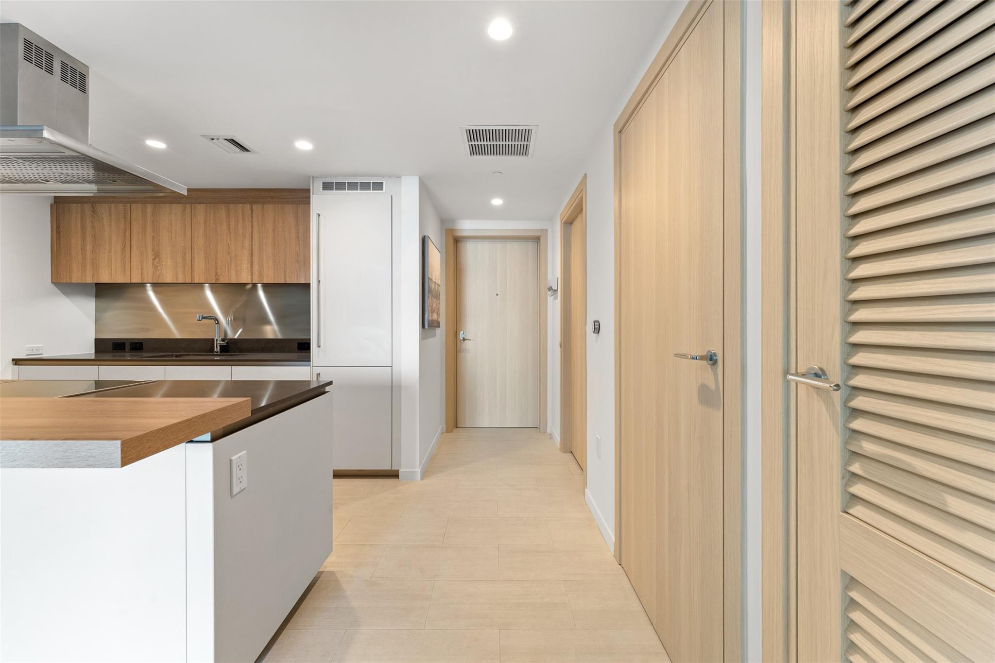 1000 Brickell Plz #3103