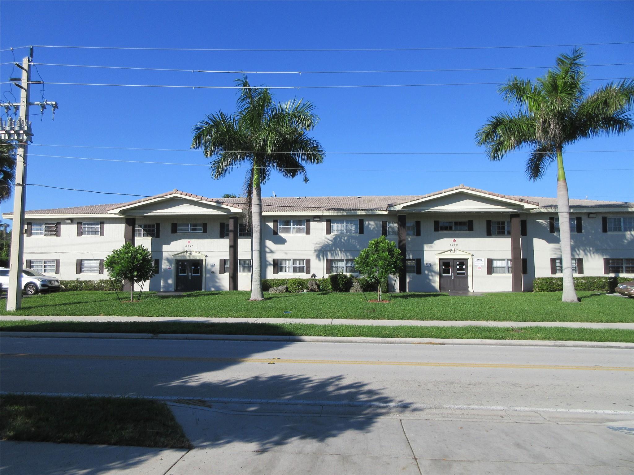 4280 Woodside Dr #14