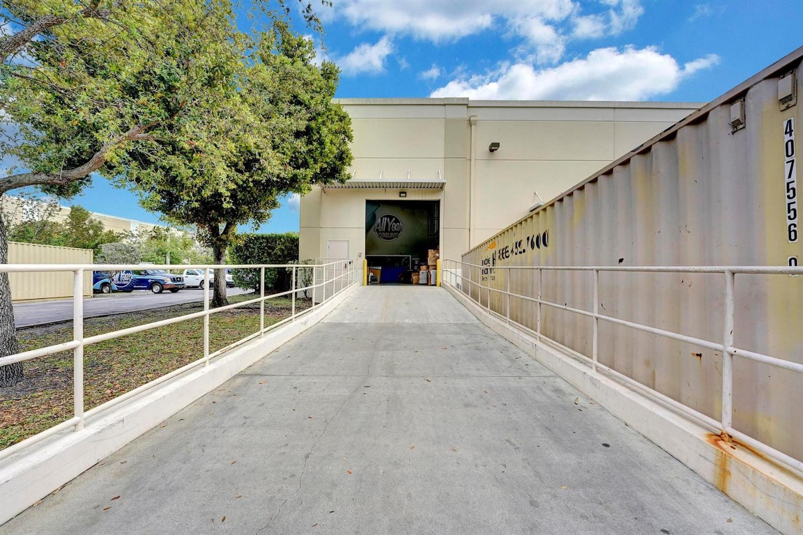 4300 NW 124th Coral Springs, FL 33065