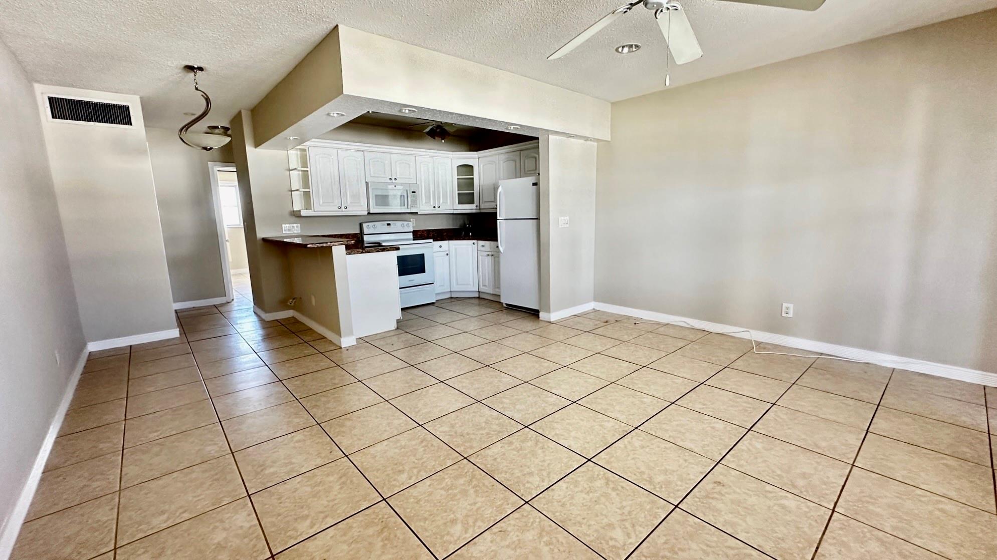 5201 NE 24th Ter #305