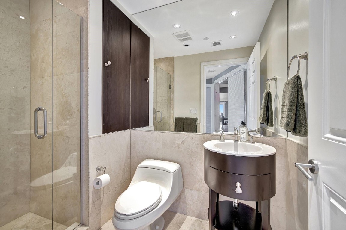 1 N Fort Lauderdale Bch #1801 / 1808 Fort Lauderdale, FL 33304