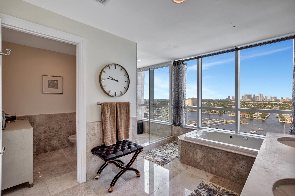 1 N Fort Lauderdale Bch #1801 / 1808 Fort Lauderdale, FL 33304