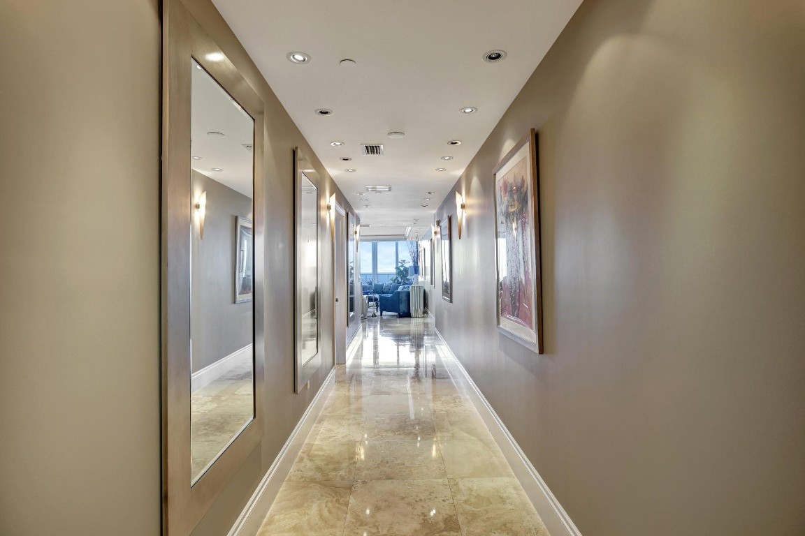 1 N Fort Lauderdale Bch #1801 / 1808 Fort Lauderdale, FL 33304