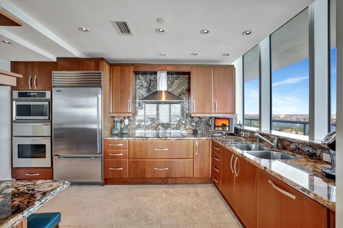 1 N Fort Lauderdale Bch #1801 / 1808 Fort Lauderdale, FL 33304