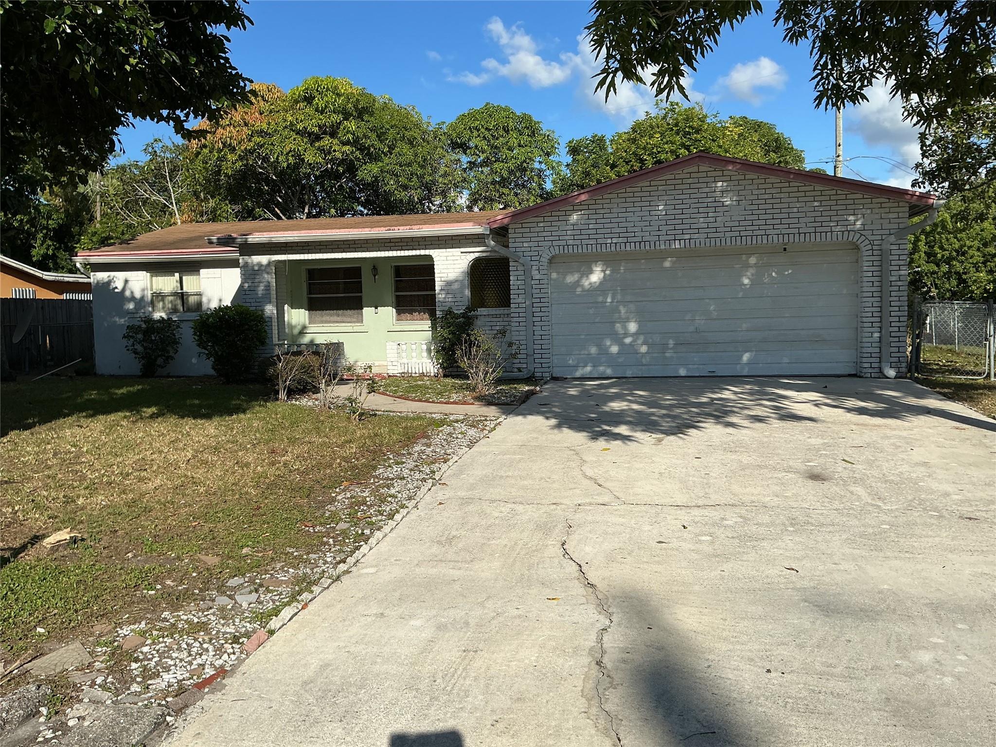 3807 N Shore Dr