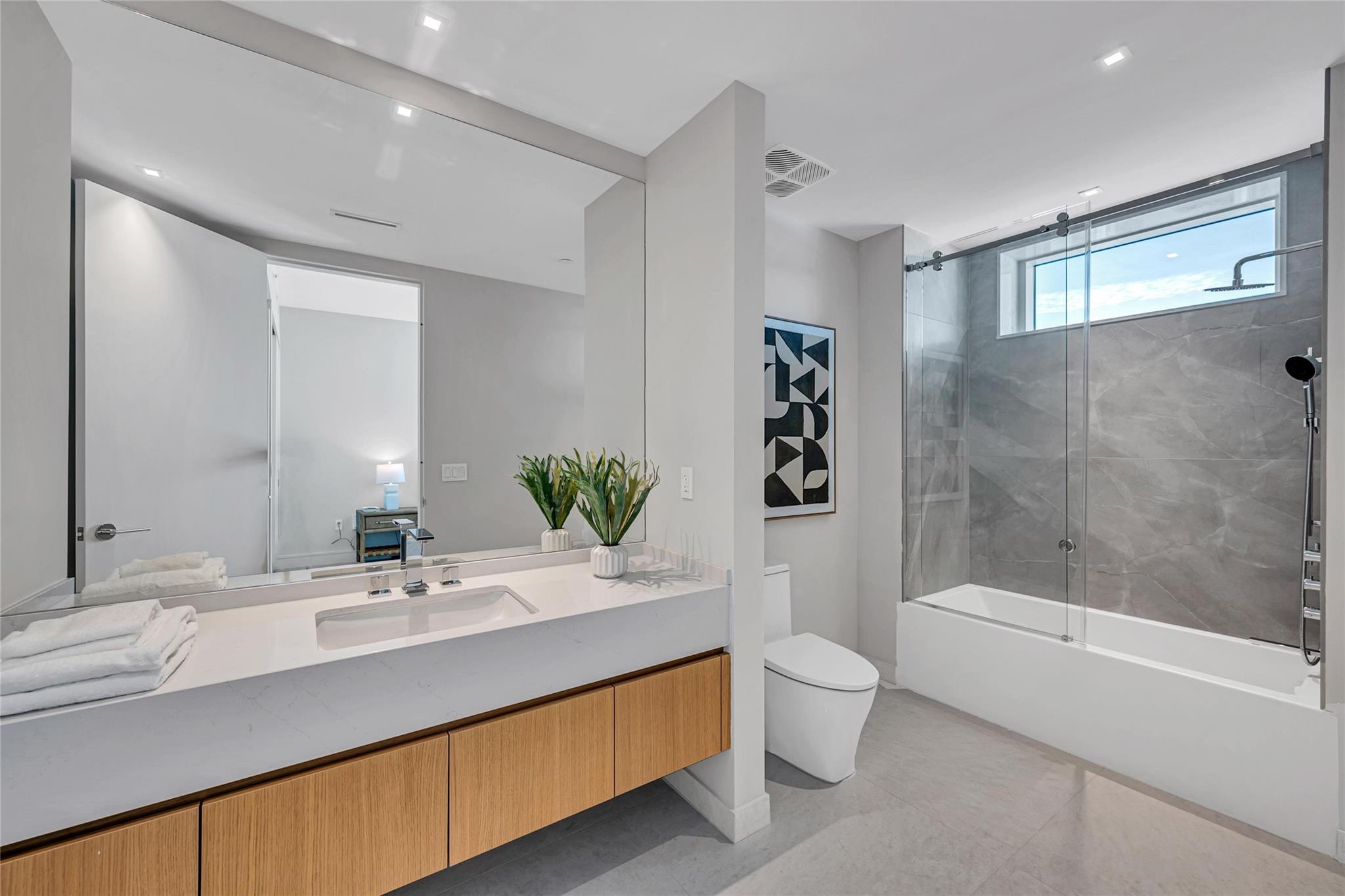 2241 SE 17th St #601 Fort Lauderdale, FL 33316