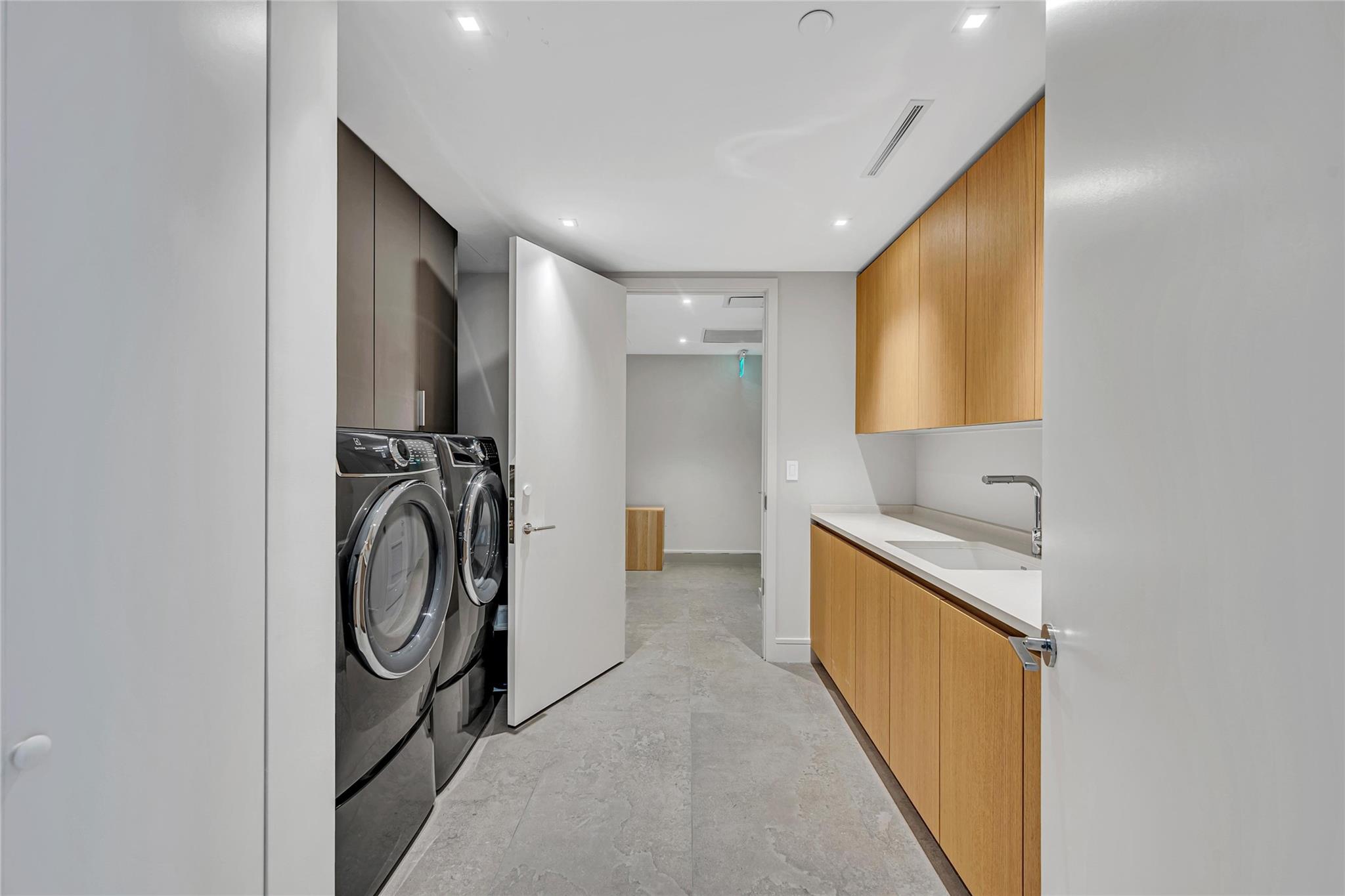 2241 SE 17th St #601 Fort Lauderdale, FL 33316