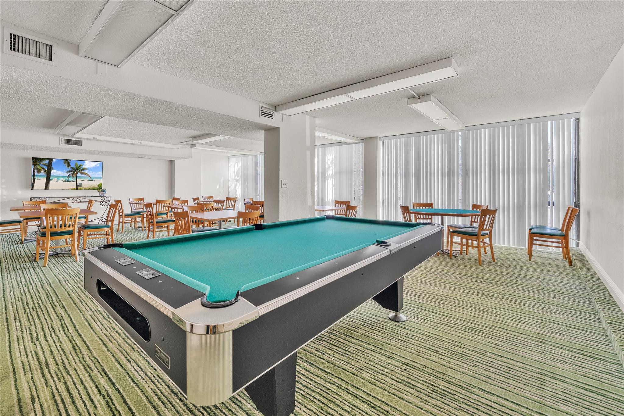 1000 Parkview Dr #925 Hallandale Beach, FL 33009