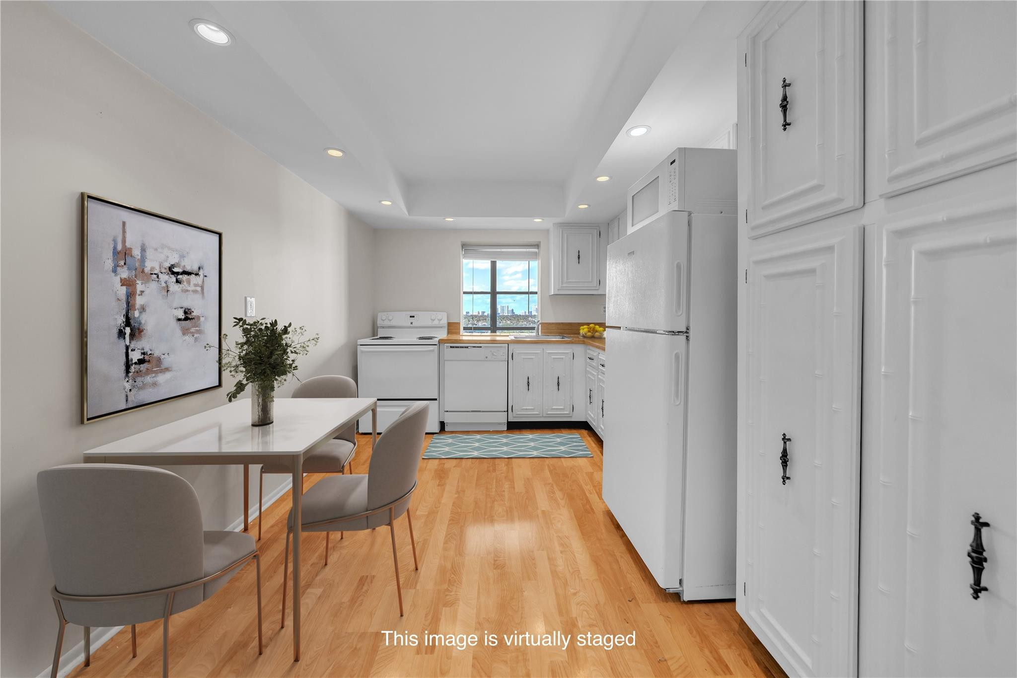 1000 Parkview Dr #925 Hallandale Beach, FL 33009