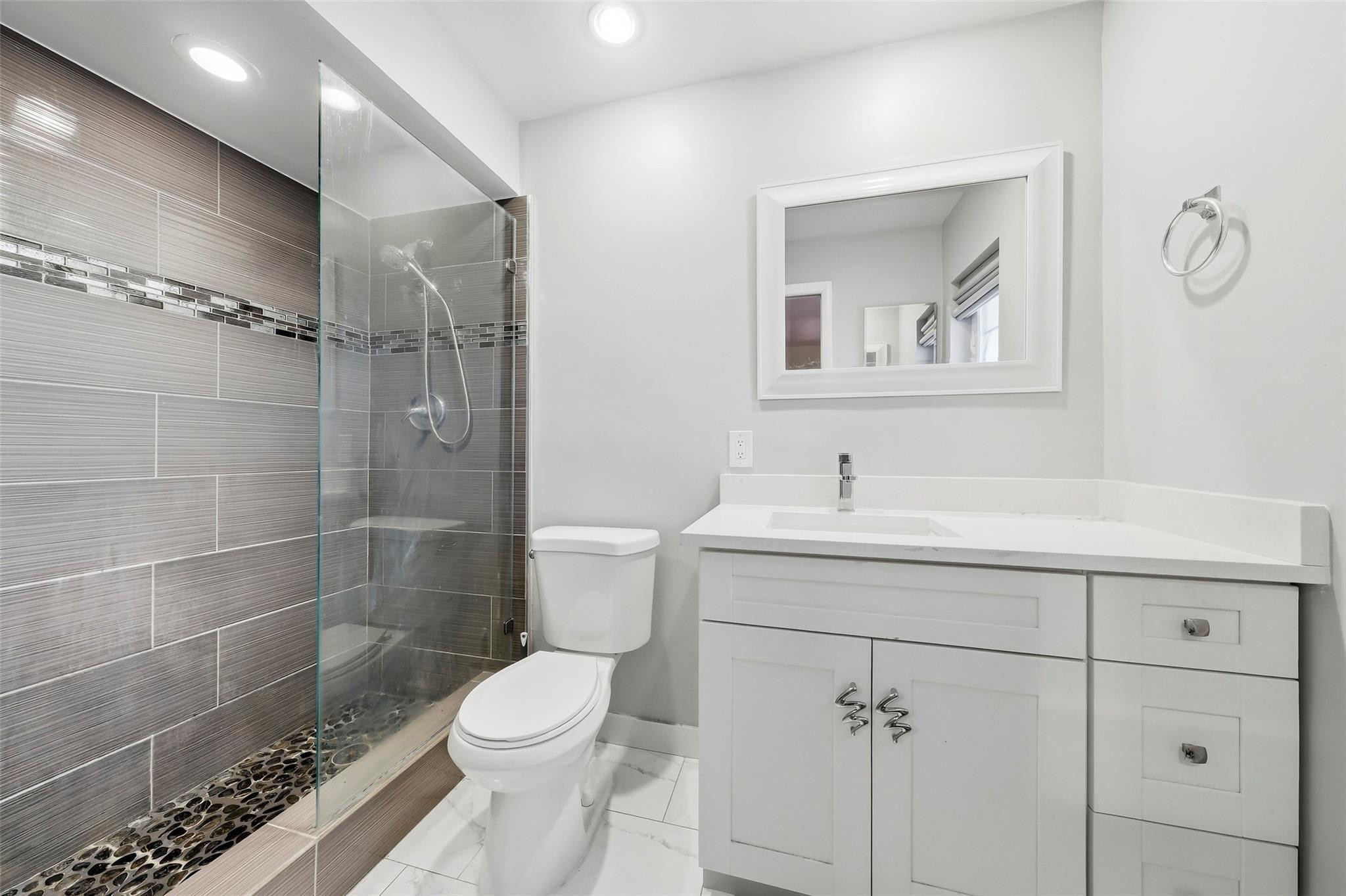 1450 N Riverside Dr #201 Pompano Beach, FL 33062