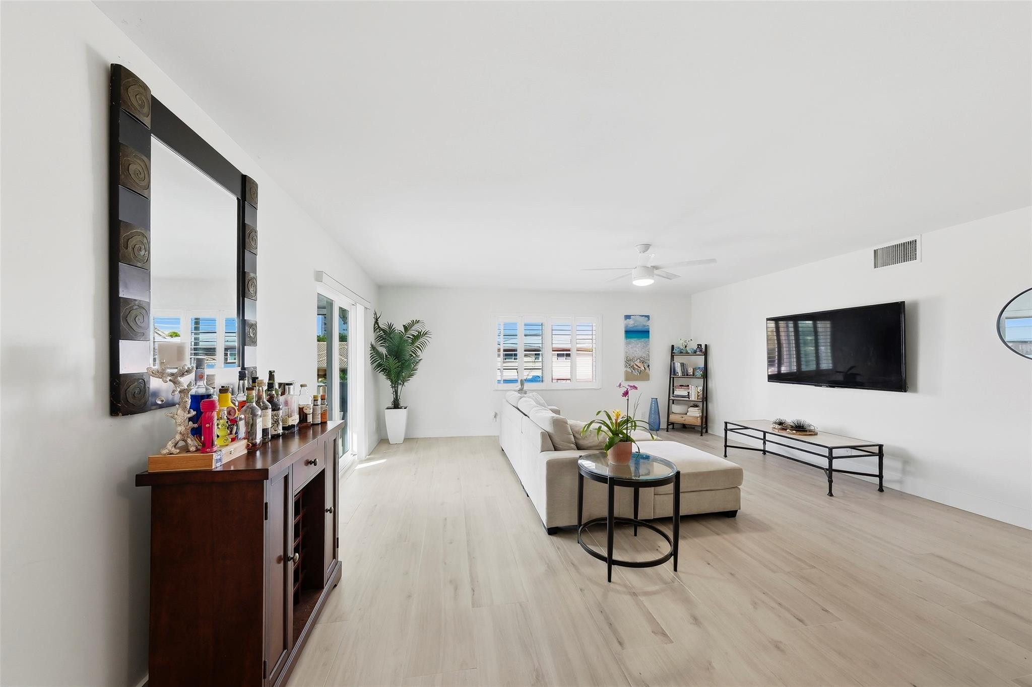 1450 N Riverside Dr #201 Pompano Beach, FL 33062