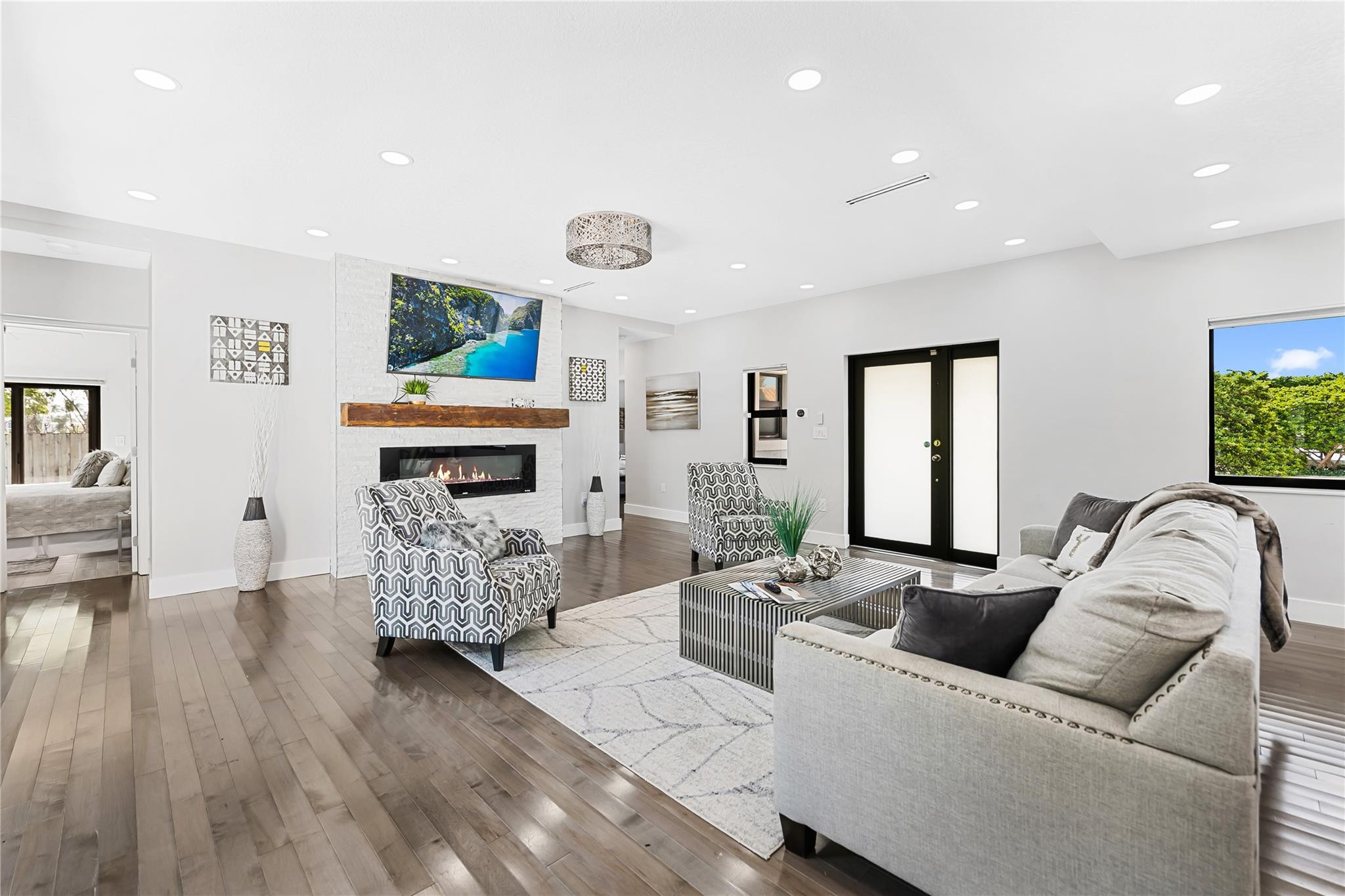 2301 E Las Olas Blvd Fort Lauderdale, FL 33301