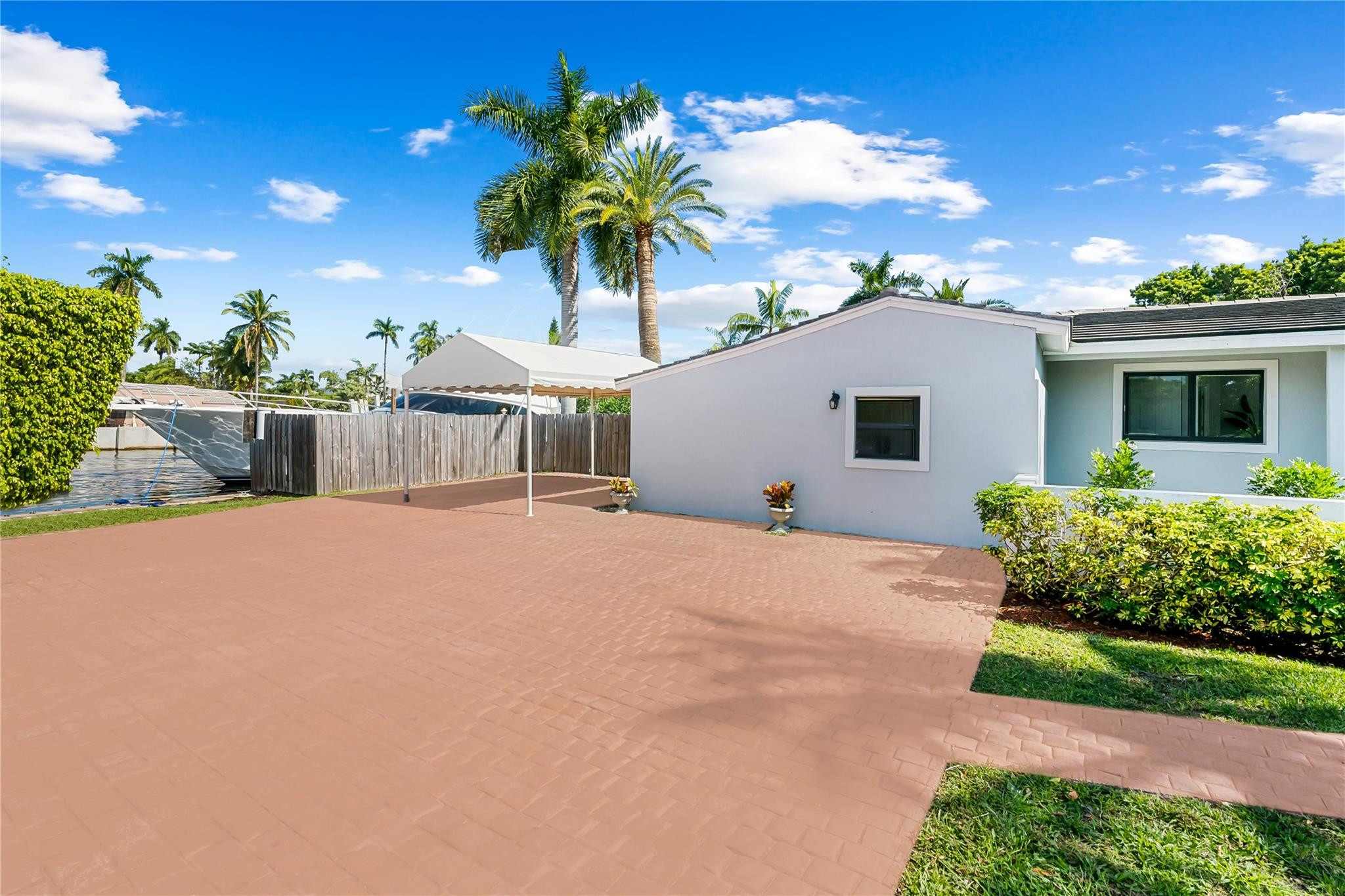 2301 E Las Olas Blvd Fort Lauderdale, FL 33301