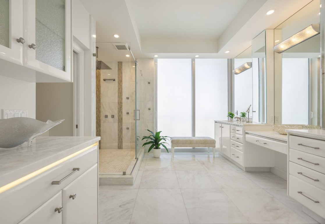 111 SE 8th #PH-1701 Fort Lauderdale, FL 33301