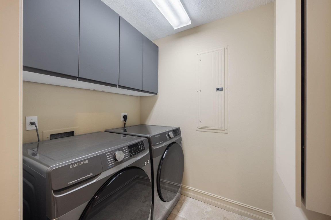 111 SE 8th #PH-1701 Fort Lauderdale, FL 33301