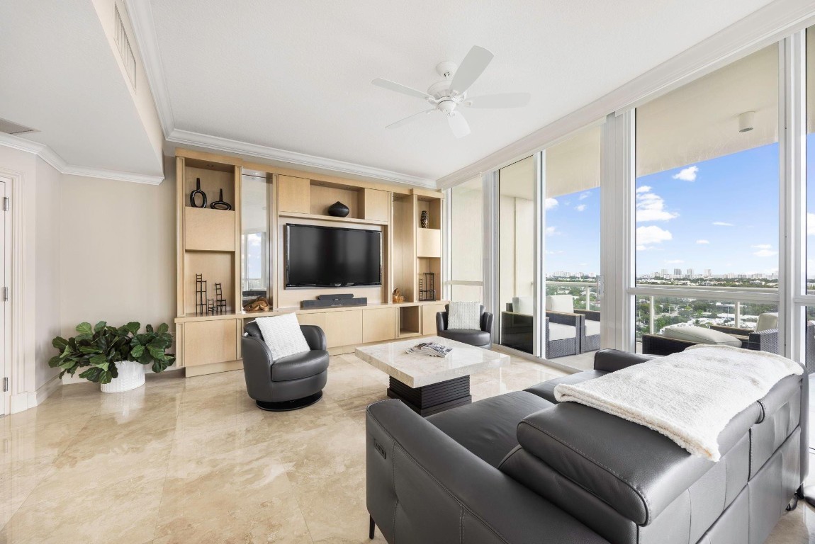 111 SE 8th #PH-1701 Fort Lauderdale, FL 33301