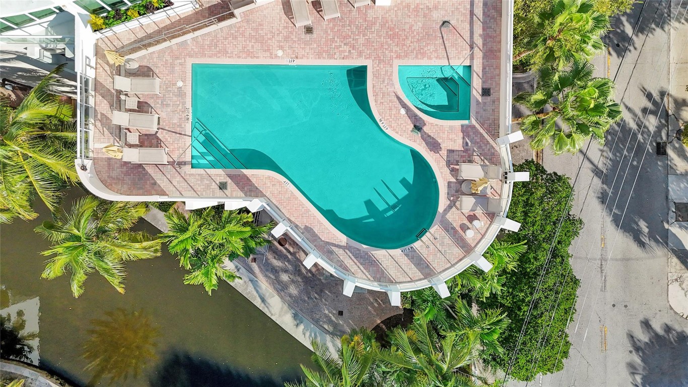 111 SE 8th #PH-1701 Fort Lauderdale, FL 33301