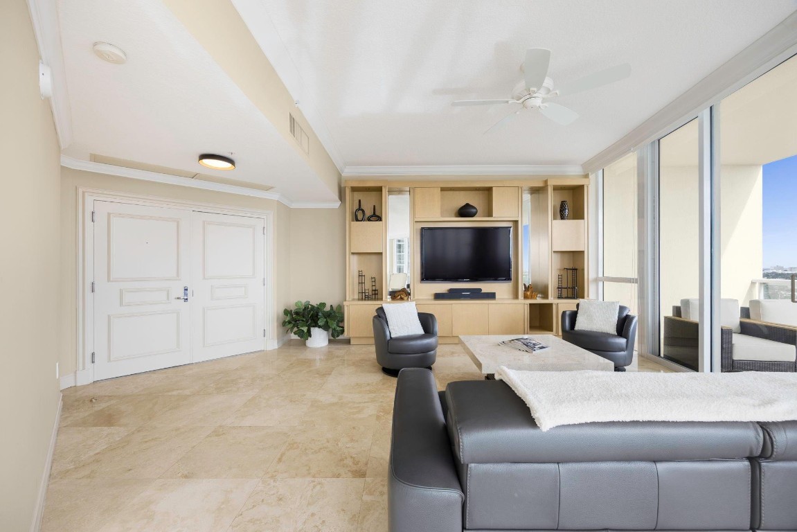 111 SE 8th #PH-1701 Fort Lauderdale, FL 33301