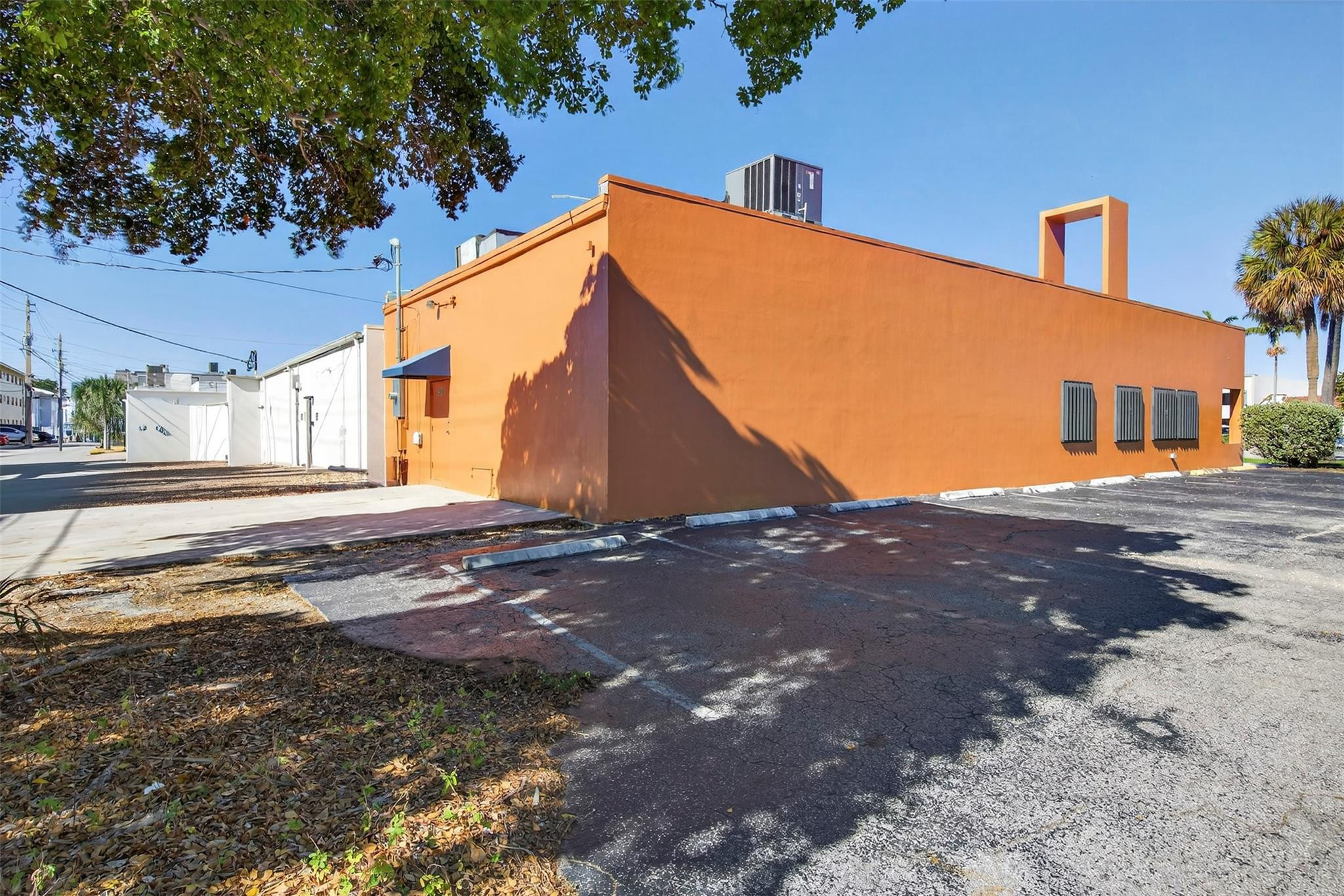 3050 E Commercial Fort Lauderdale, FL 0