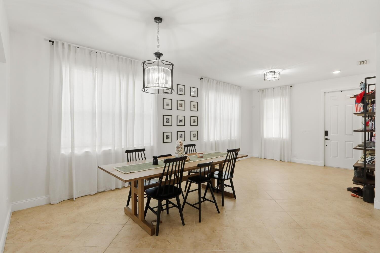 1085 Center Stone Ln Riviera Beach, FL 33404