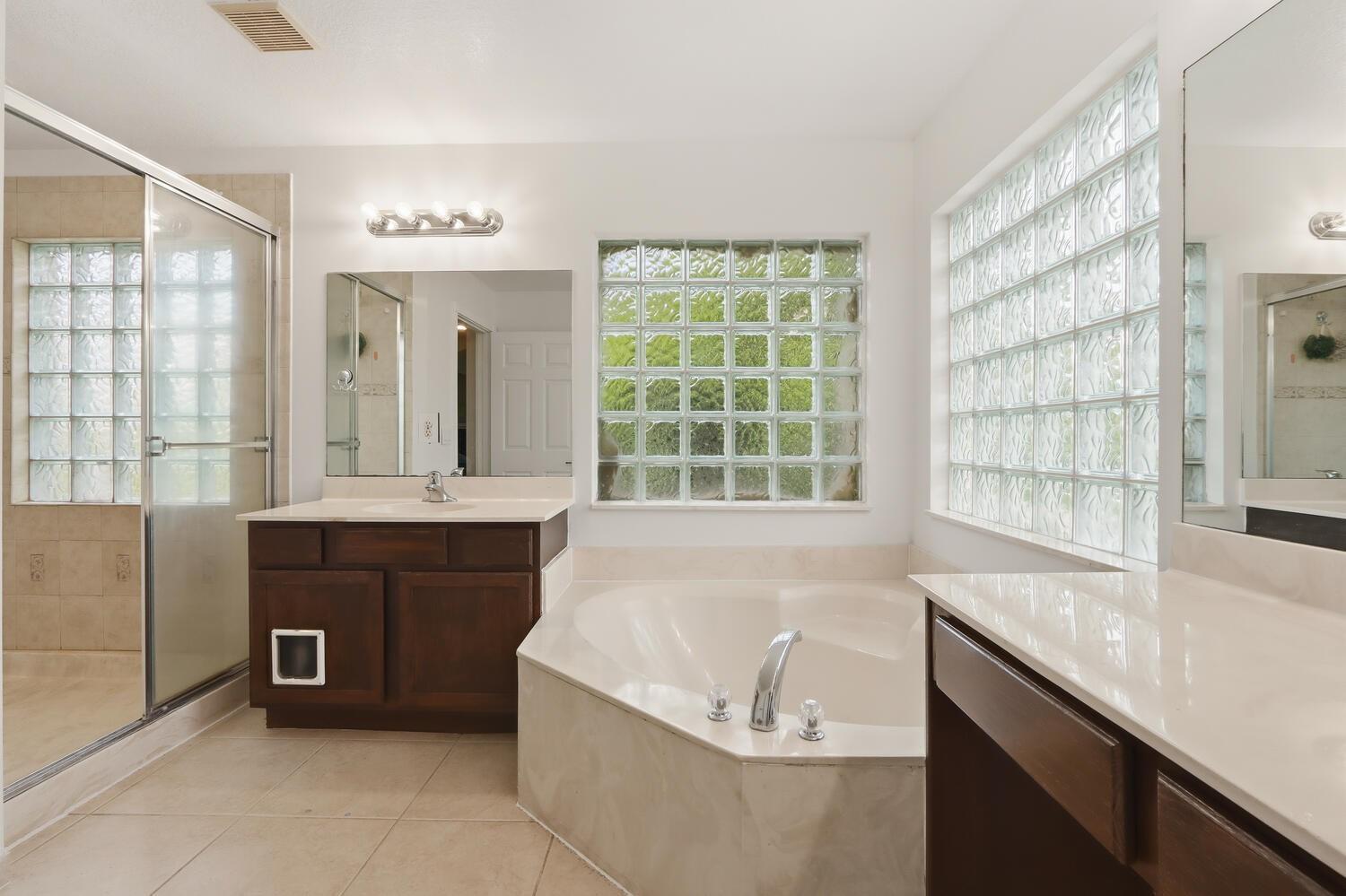 1085 Center Stone Ln Riviera Beach, FL 33404