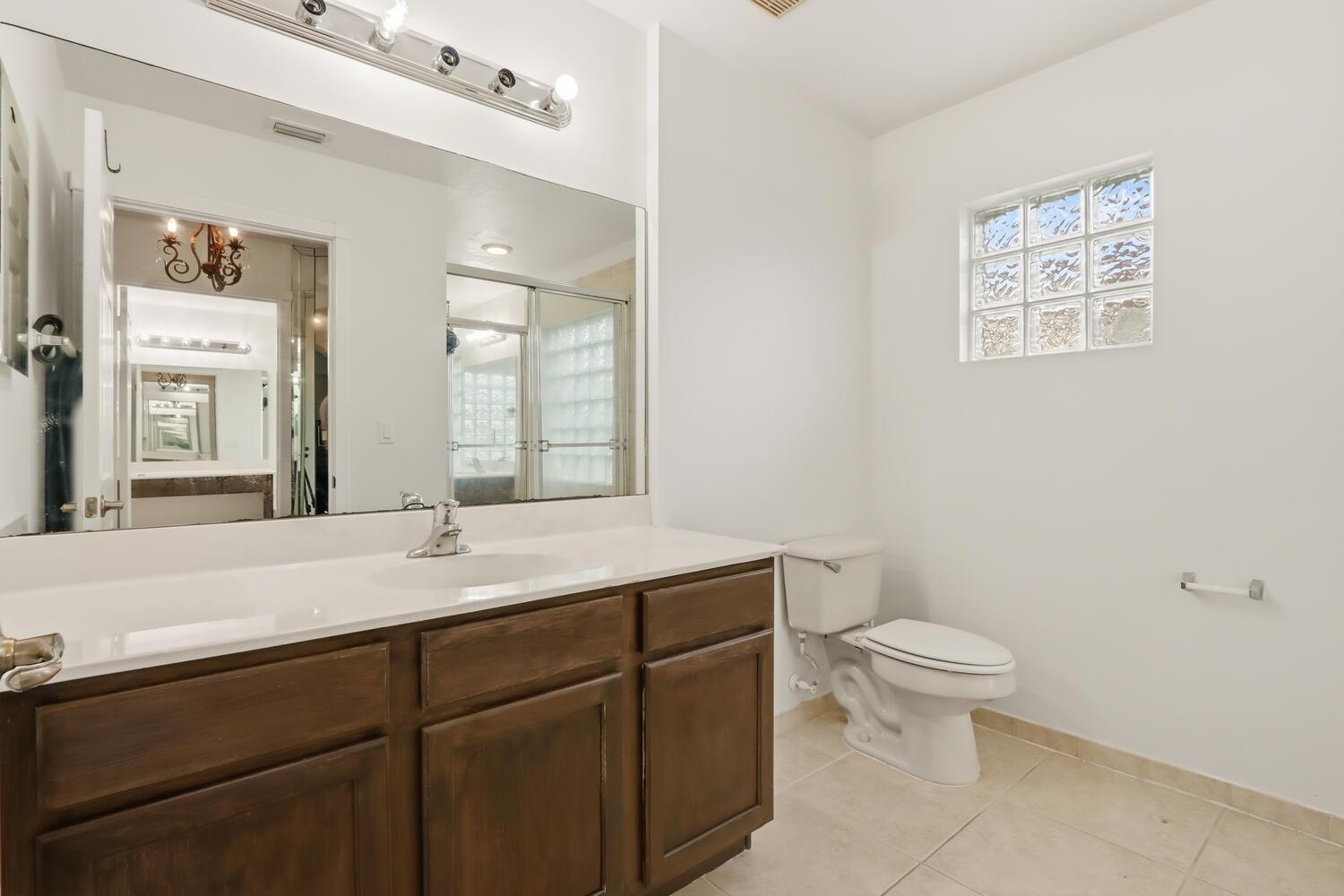 1085 Center Stone Ln Riviera Beach, FL 33404