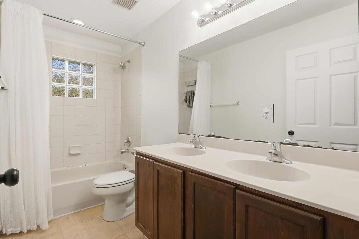 1085 Center Stone Ln Riviera Beach, FL 33404