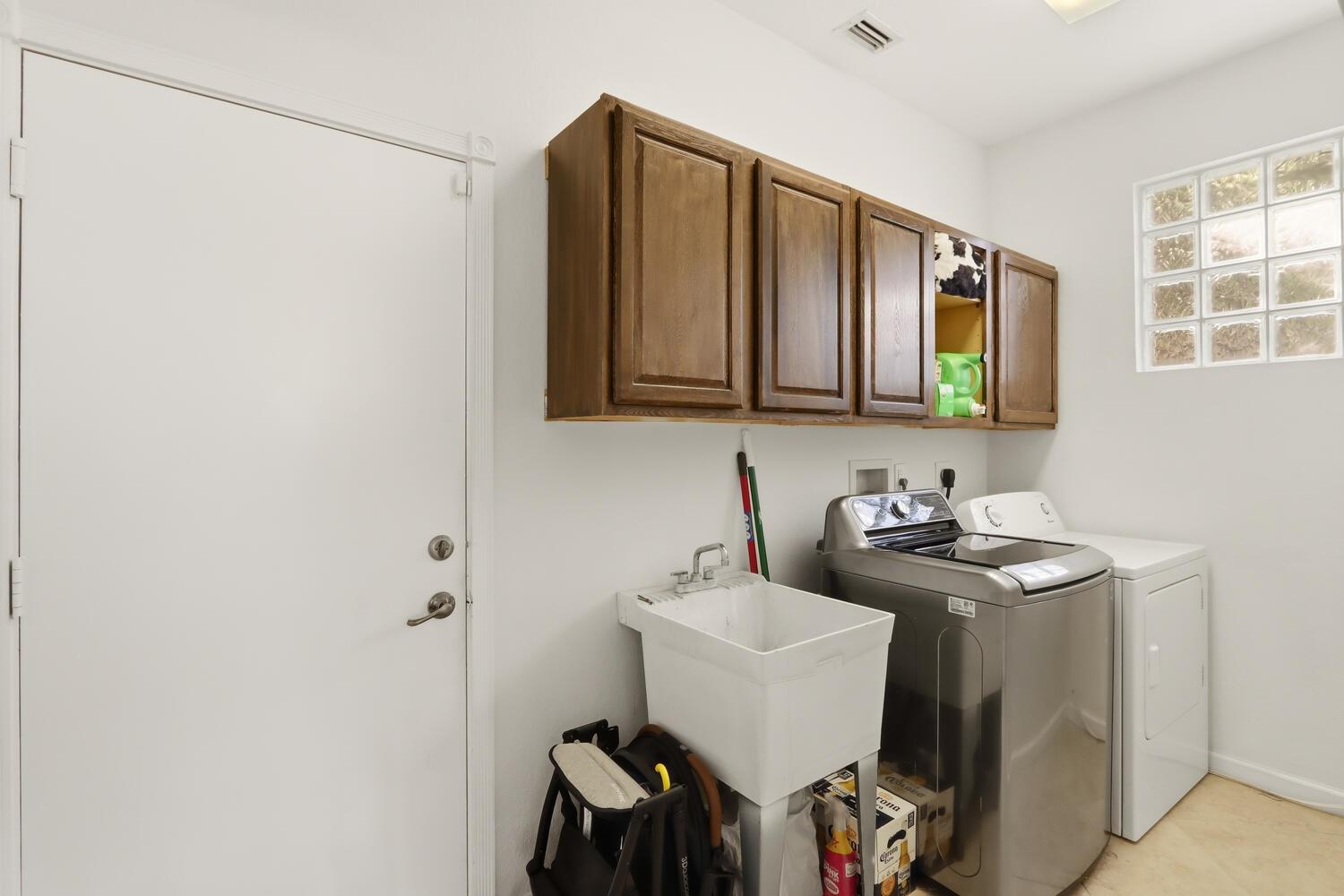 1085 Center Stone Ln Riviera Beach, FL 33404