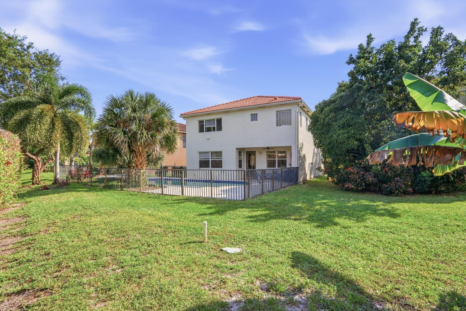 1085 Center Stone Ln Riviera Beach, FL 33404
