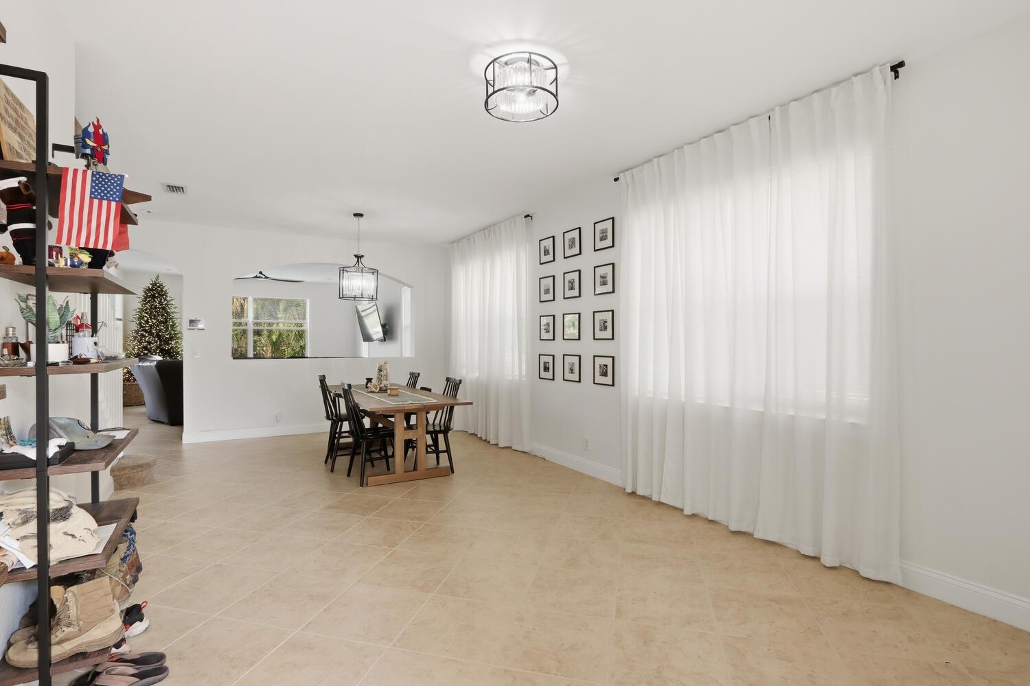 1085 Center Stone Ln Riviera Beach, FL 33404