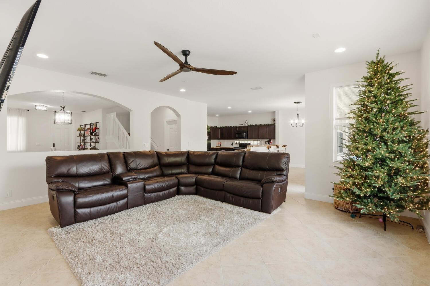 1085 Center Stone Ln Riviera Beach, FL 33404