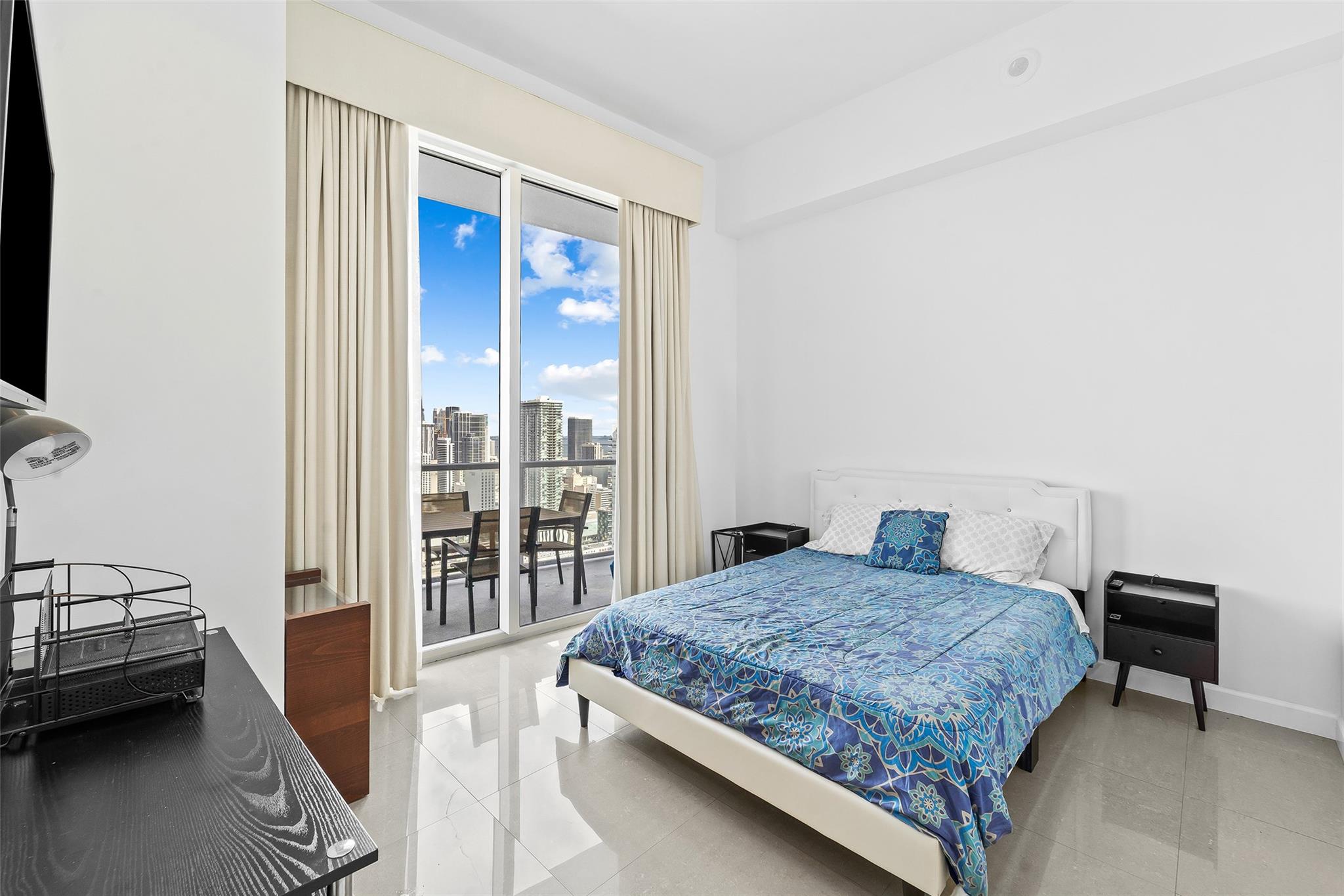 185 SW 7th St #4403 Miami, FL 33130