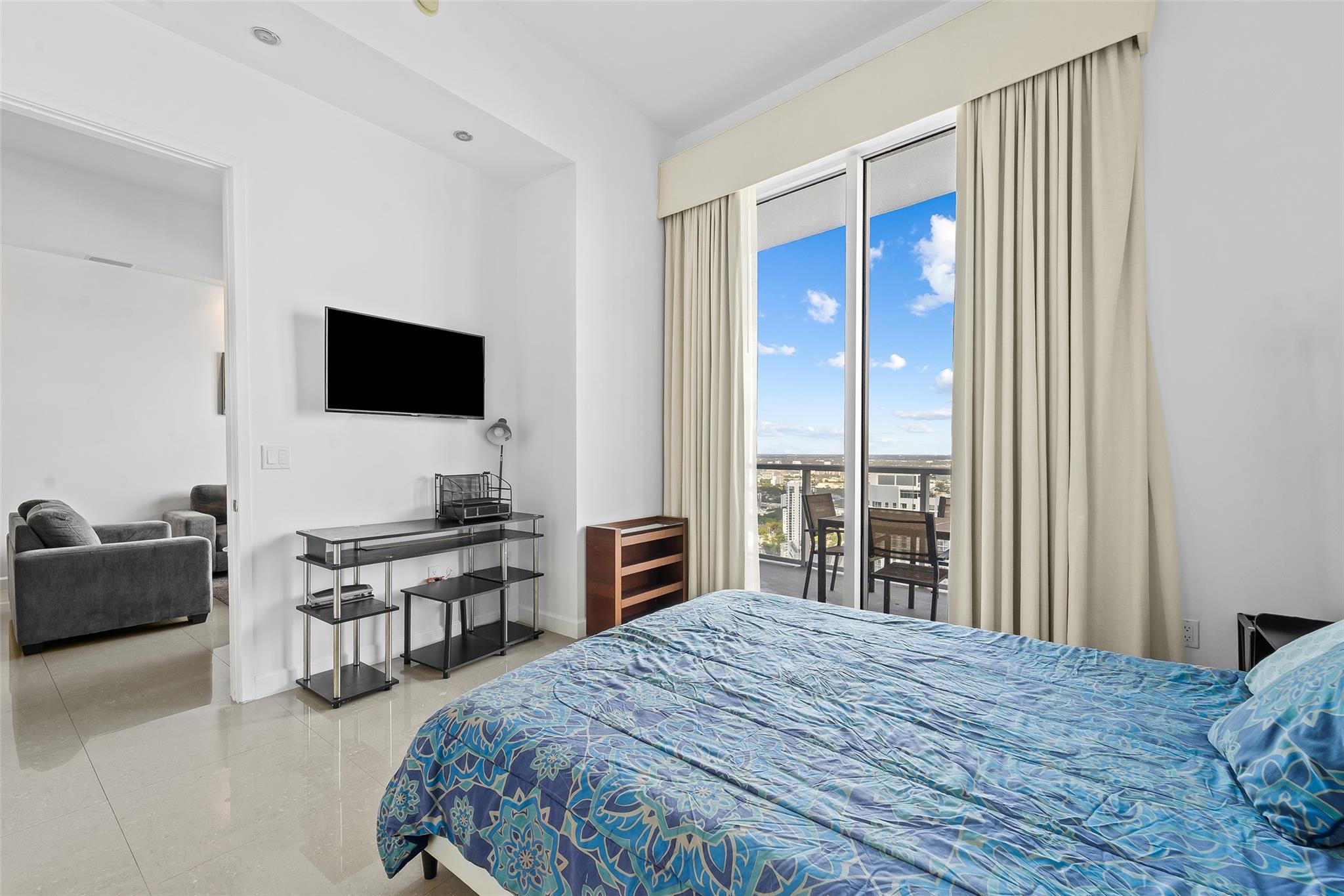 185 SW 7th St #4403 Miami, FL 33130