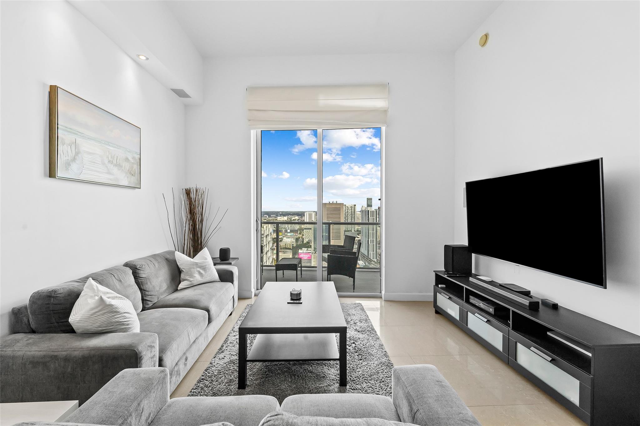 185 SW 7th St #4403 Miami, FL 33130