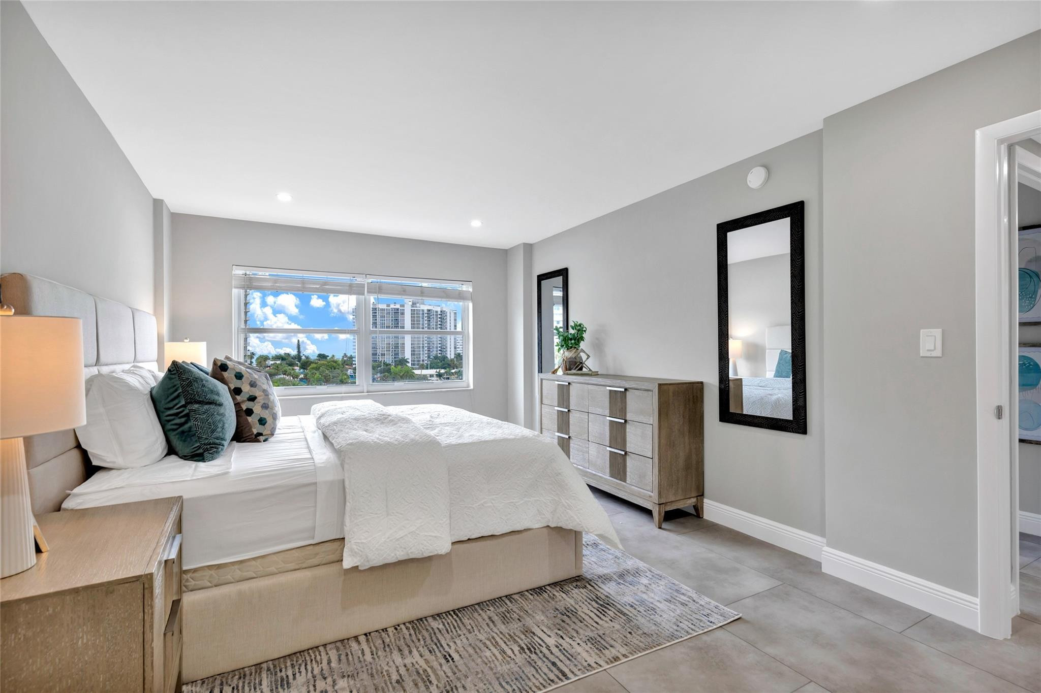 2900 NE 30th #7H Fort Lauderdale, FL 33306