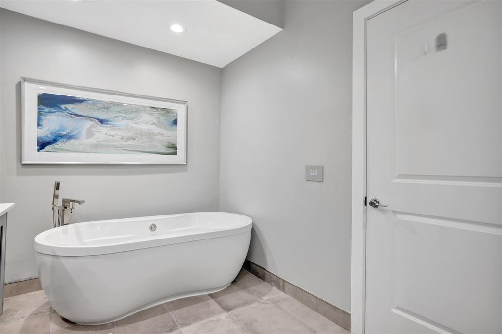 315 NE 3rd #1004 Fort Lauderdale, FL 33301